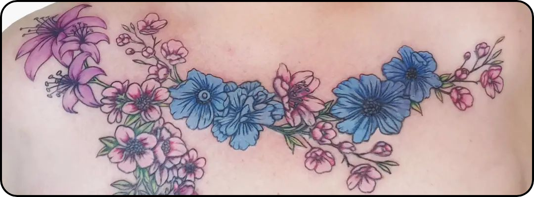 tattoo bloemen op borst