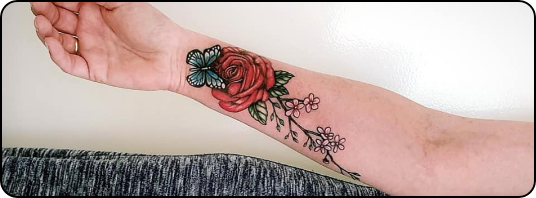 tattoo rozen op arm